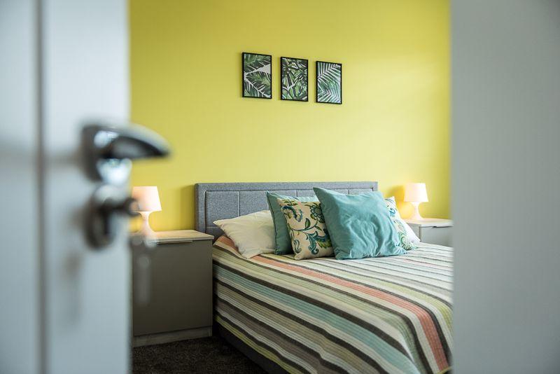 Vale road master bedroom